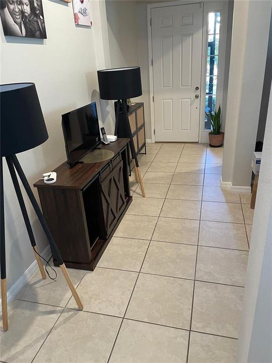 For Rent: $2,880 (4 beds, 3 baths, 2600 Square Feet)