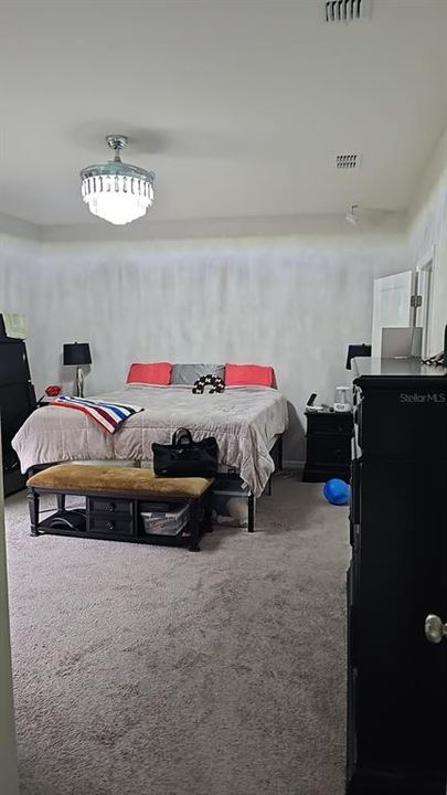 For Rent: $2,880 (4 beds, 3 baths, 2600 Square Feet)