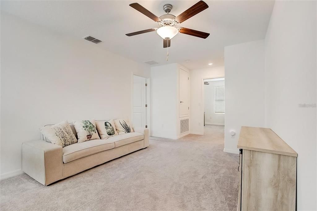 Active With Contract: $415,000 (5 beds, 2 baths, 2264 Square Feet)