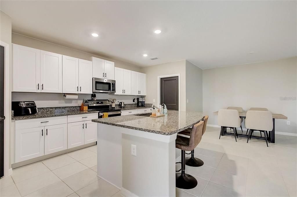 Active With Contract: $415,000 (5 beds, 2 baths, 2264 Square Feet)