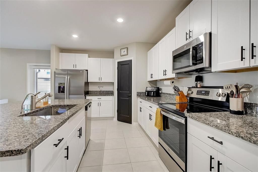 Active With Contract: $415,000 (5 beds, 2 baths, 2264 Square Feet)