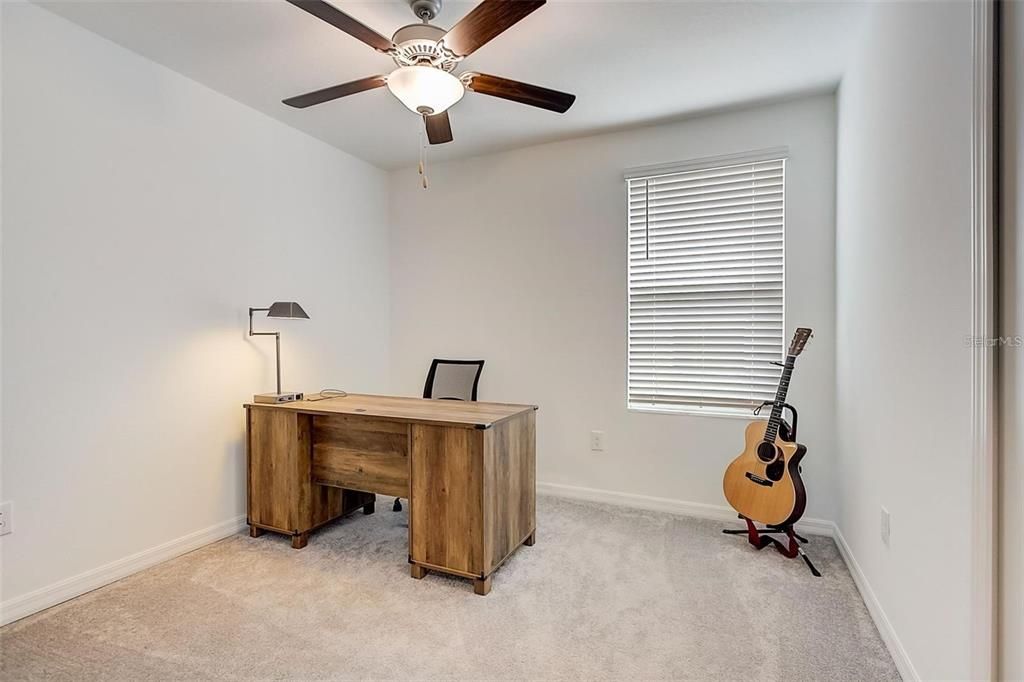 Active With Contract: $415,000 (5 beds, 2 baths, 2264 Square Feet)