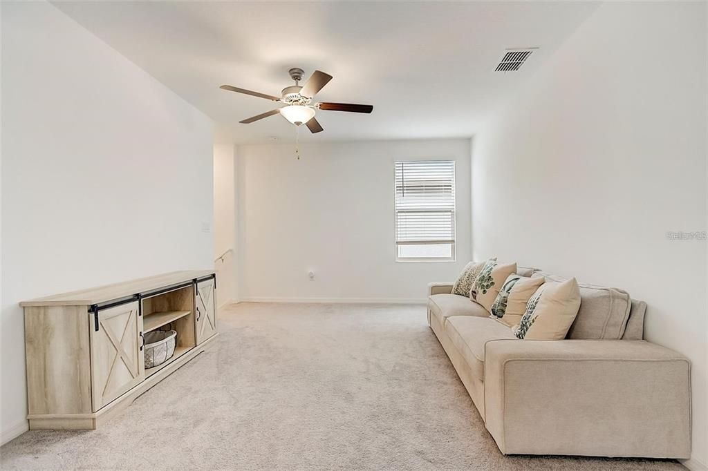 Active With Contract: $415,000 (5 beds, 2 baths, 2264 Square Feet)