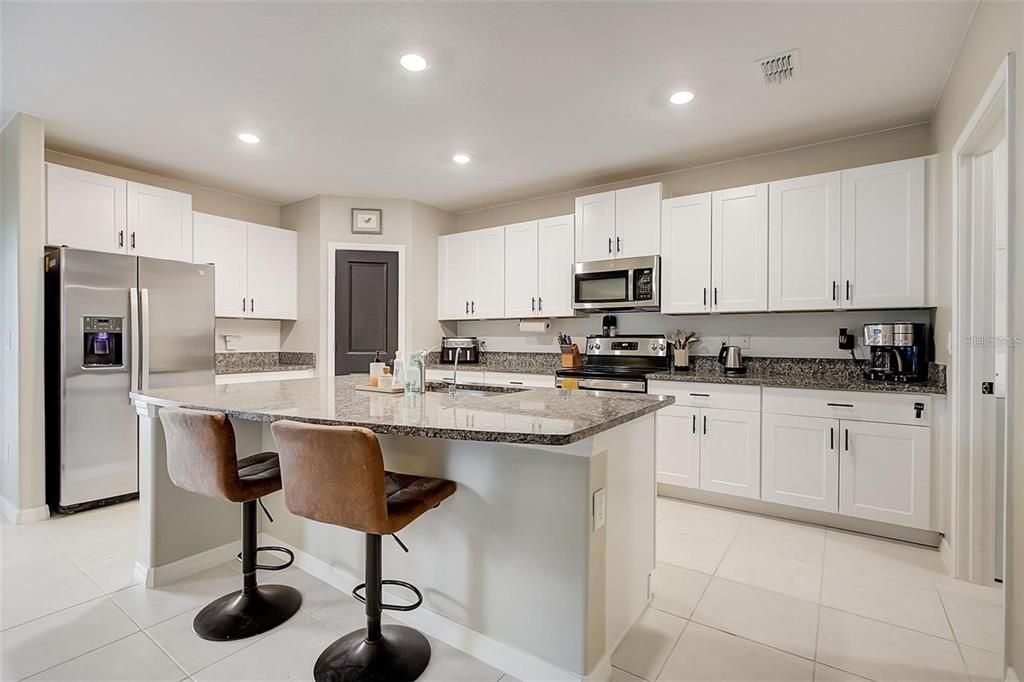 Active With Contract: $415,000 (5 beds, 2 baths, 2264 Square Feet)