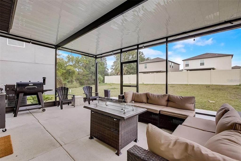 Active With Contract: $415,000 (5 beds, 2 baths, 2264 Square Feet)