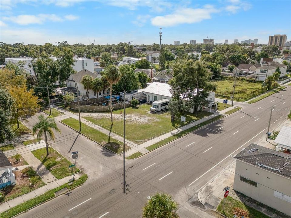 En Venta: $1,100,000 (0.34 acres)