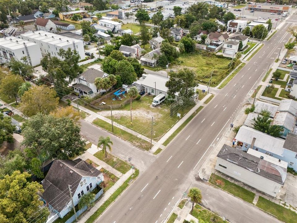 En Venta: $1,100,000 (0.34 acres)