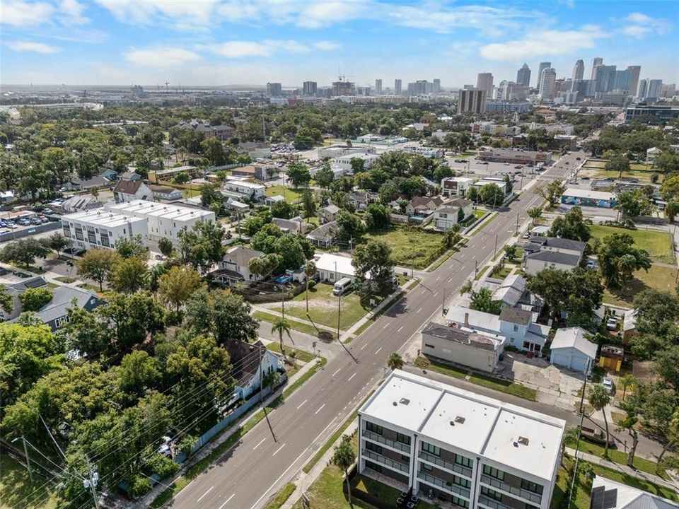 En Venta: $1,100,000 (0.34 acres)