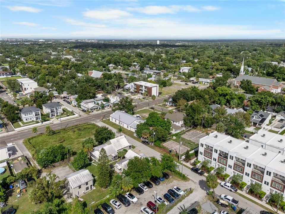 En Venta: $1,100,000 (0.34 acres)