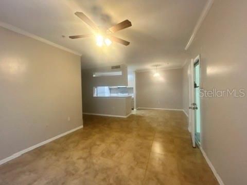 Active With Contract: $1,300 (1 beds, 1 baths, 868 Square Feet)