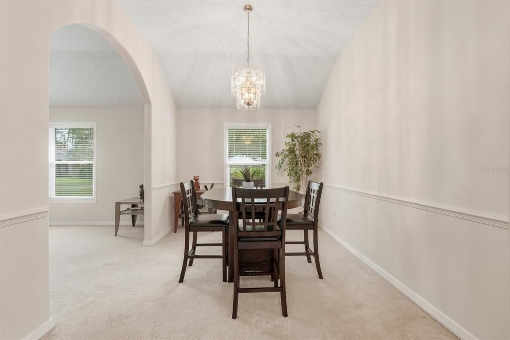 En Venta: $465,000 (3 camas, 2 baños, 2330 Pies cuadrados)