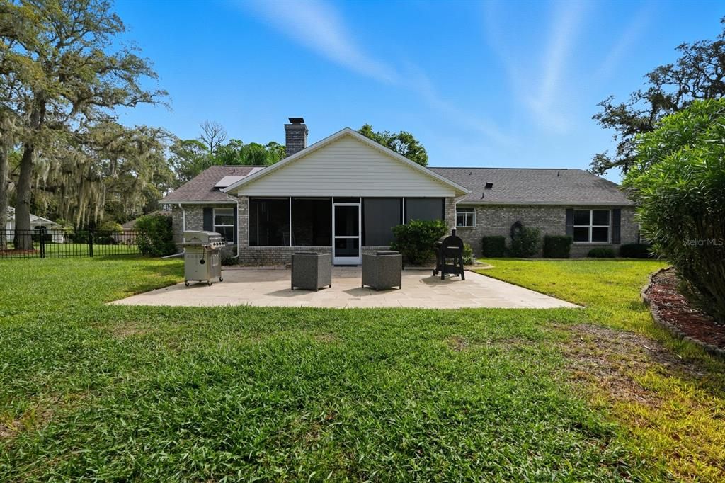 En Venta: $465,000 (3 camas, 2 baños, 2330 Pies cuadrados)