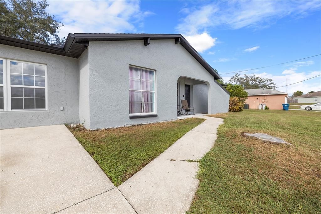 Activo con contrato: $300,000 (3 camas, 2 baños, 1482 Pies cuadrados)