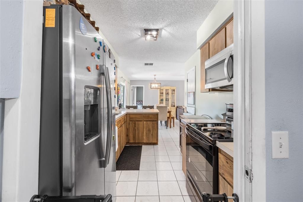 Activo con contrato: $300,000 (3 camas, 2 baños, 1482 Pies cuadrados)