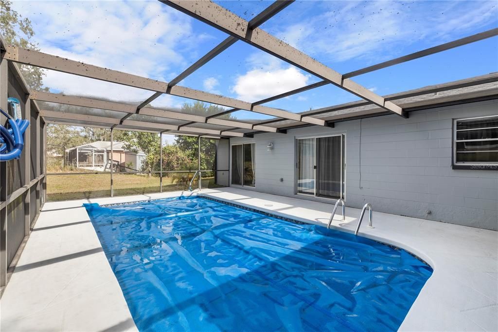 Activo con contrato: $300,000 (3 camas, 2 baños, 1482 Pies cuadrados)