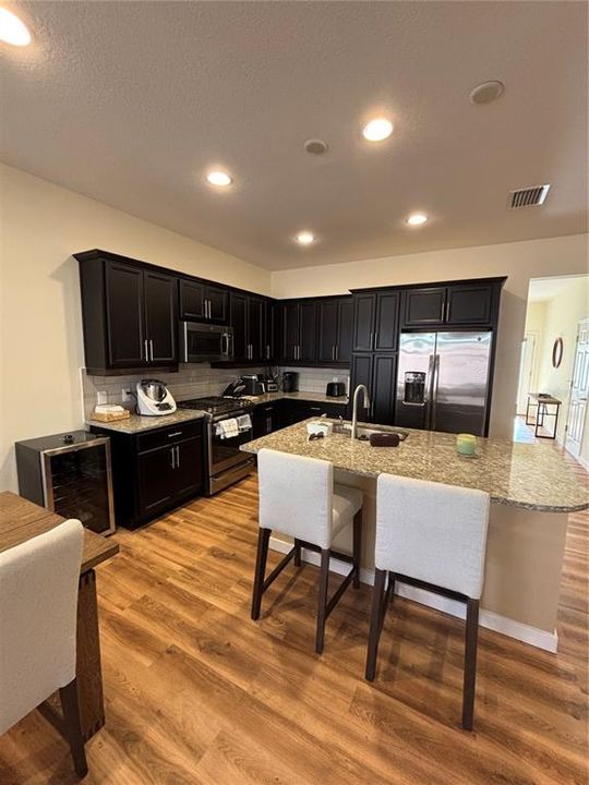 For Rent: $2,500 (2 beds, 2 baths, 1318 Square Feet)