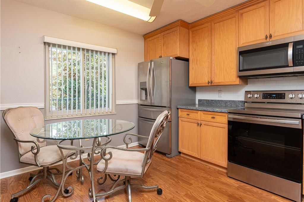 Activo con contrato: $159,900 (2 camas, 2 baños, 1341 Pies cuadrados)