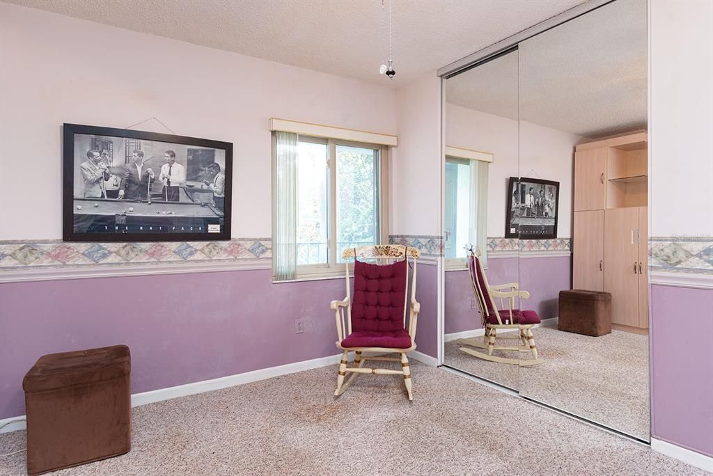 Activo con contrato: $159,900 (2 camas, 2 baños, 1341 Pies cuadrados)