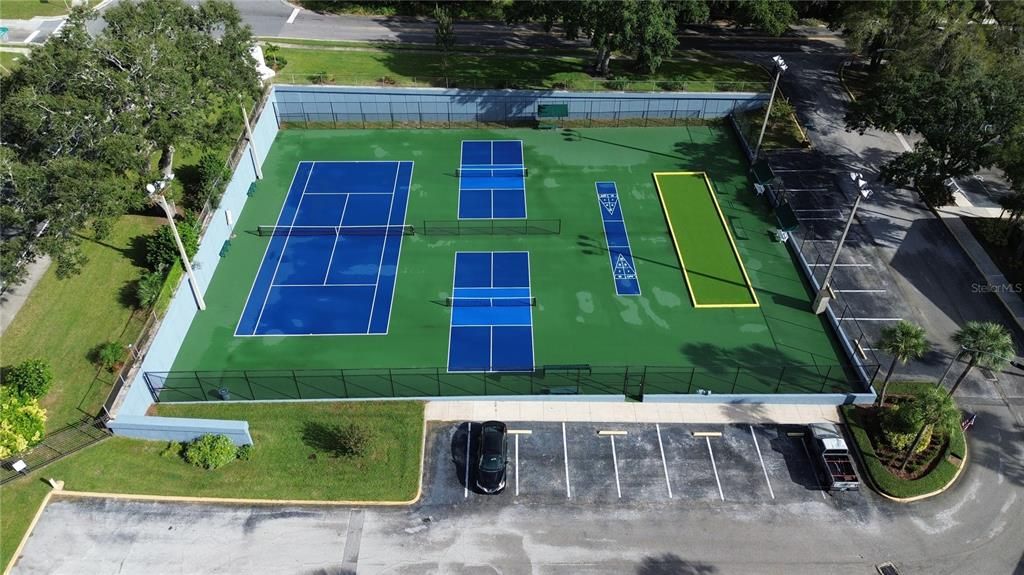 Activo con contrato: $159,900 (2 camas, 2 baños, 1341 Pies cuadrados)