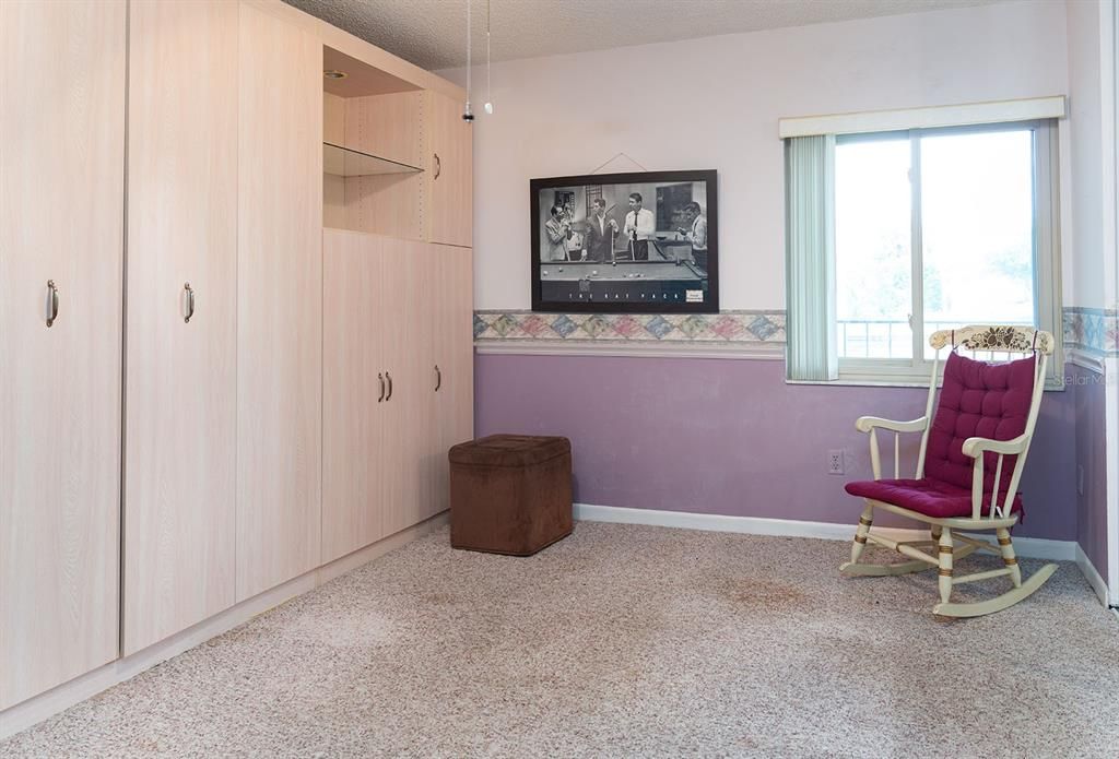 Activo con contrato: $159,900 (2 camas, 2 baños, 1341 Pies cuadrados)