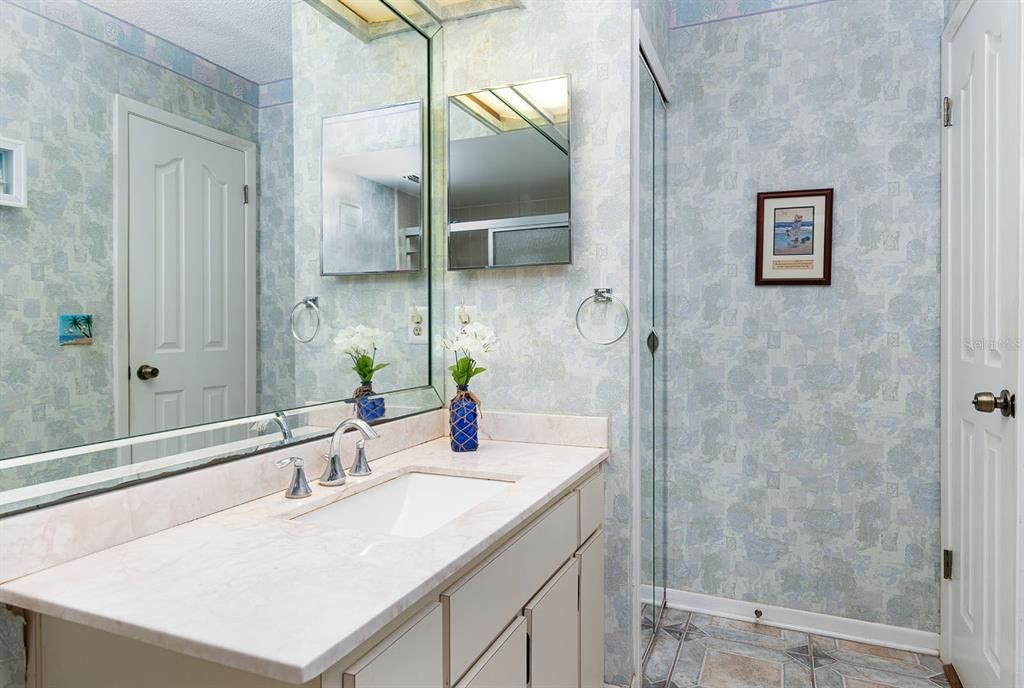 Activo con contrato: $159,900 (2 camas, 2 baños, 1341 Pies cuadrados)