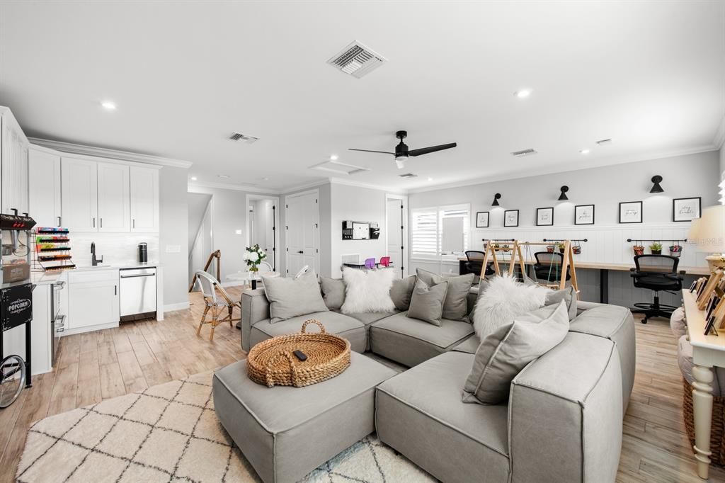 For Sale: $2,995,000 (5 beds, 4 baths, 4793 Square Feet)