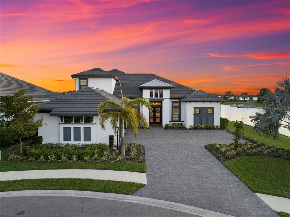 For Sale: $2,995,000 (5 beds, 4 baths, 4793 Square Feet)