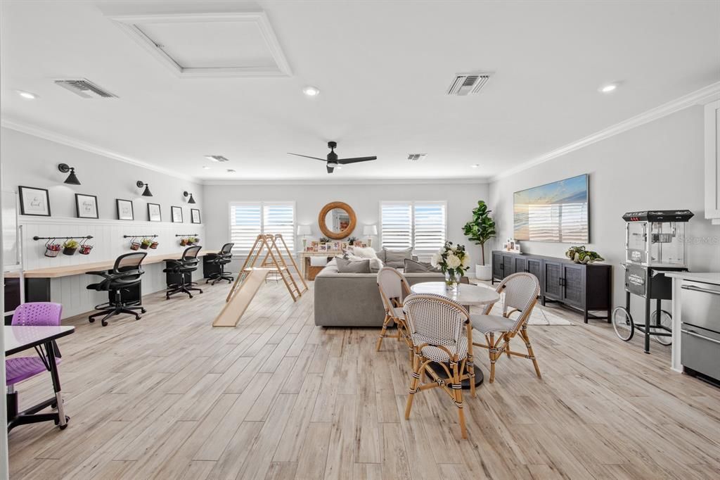 For Sale: $2,995,000 (5 beds, 4 baths, 4793 Square Feet)