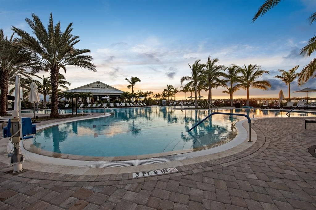 For Sale: $2,995,000 (5 beds, 4 baths, 4793 Square Feet)