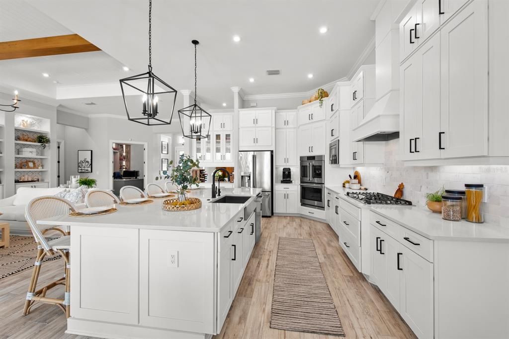 For Sale: $2,995,000 (5 beds, 4 baths, 4793 Square Feet)