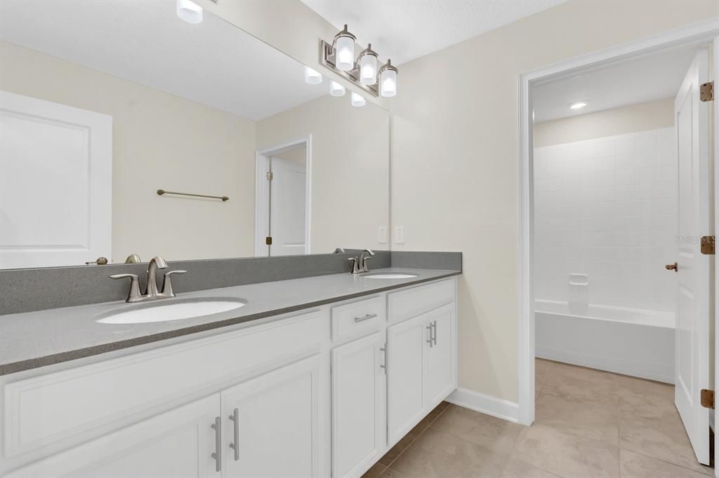 待售: $755,000 (5 贝兹, 3 浴室, 3956 平方英尺)