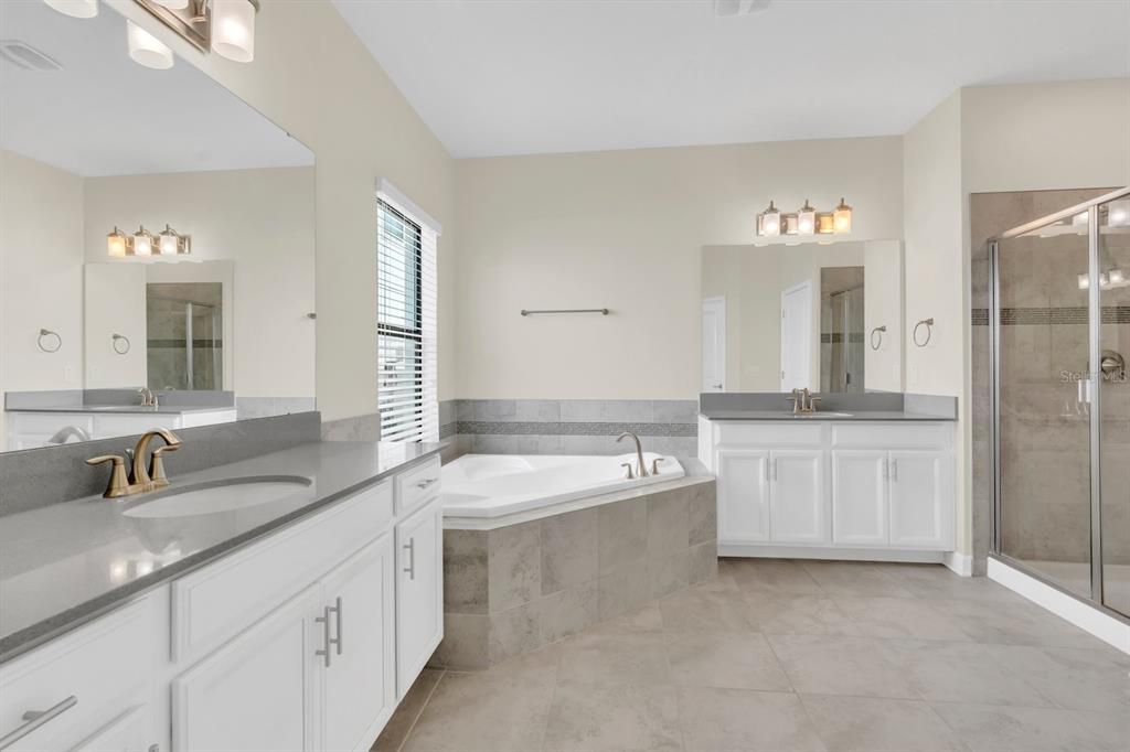 待售: $755,000 (5 贝兹, 3 浴室, 3956 平方英尺)