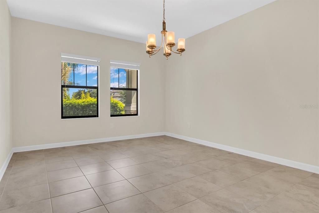 待售: $755,000 (5 贝兹, 3 浴室, 3956 平方英尺)