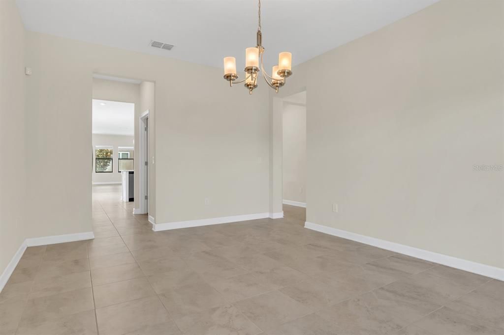 待售: $755,000 (5 贝兹, 3 浴室, 3956 平方英尺)