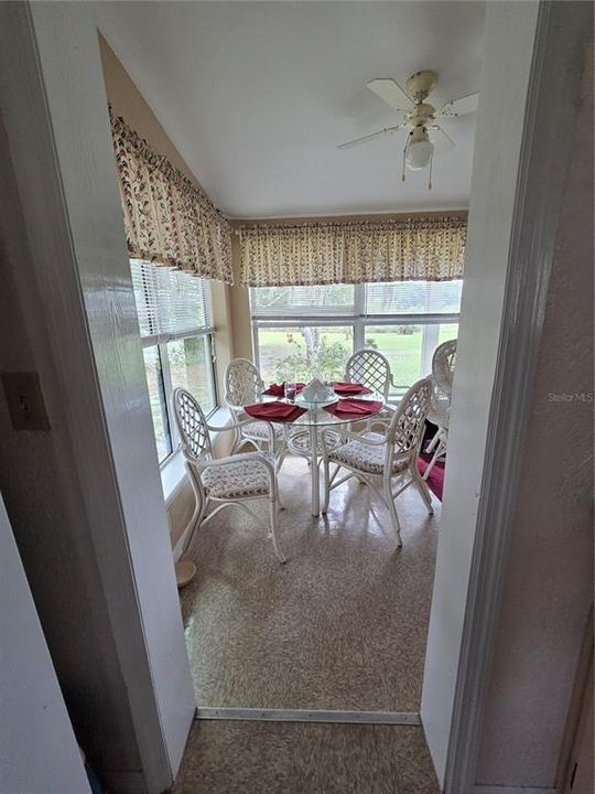 合同活跃: $395,000 (2 贝兹, 1 浴室, 1321 平方英尺)