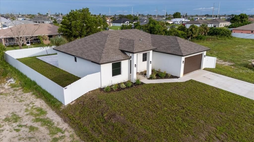 For Sale: $450,000 (3 beds, 2 baths, 1498 Square Feet)