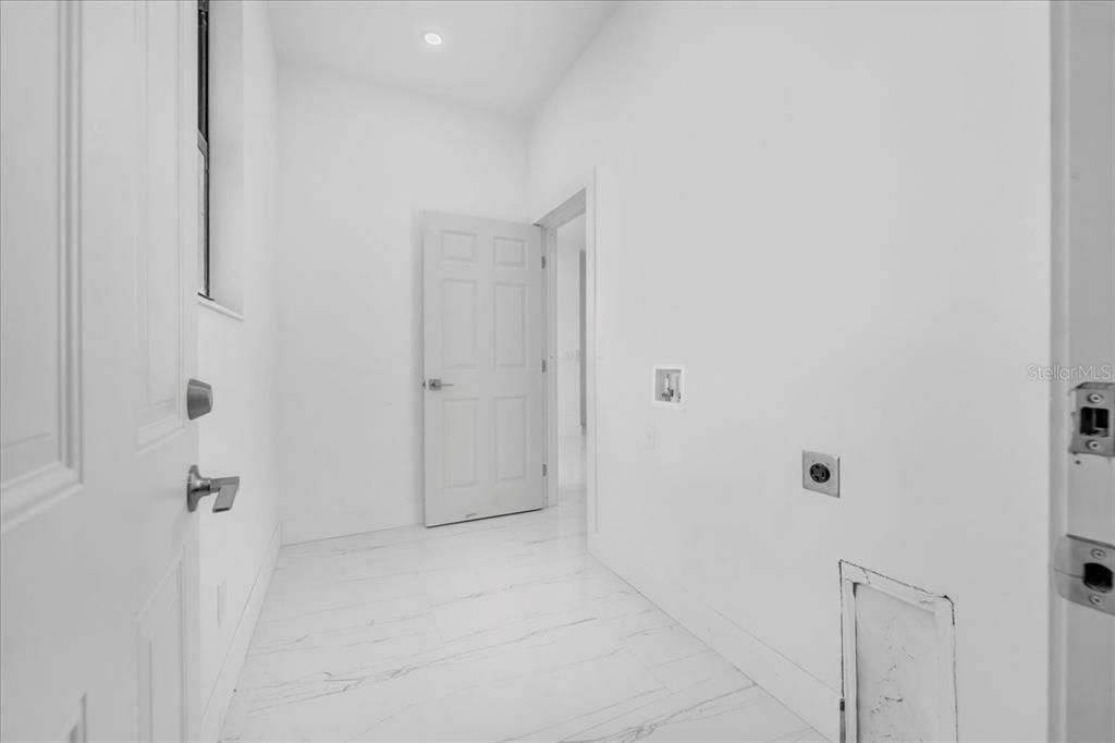 For Sale: $450,000 (3 beds, 2 baths, 1498 Square Feet)