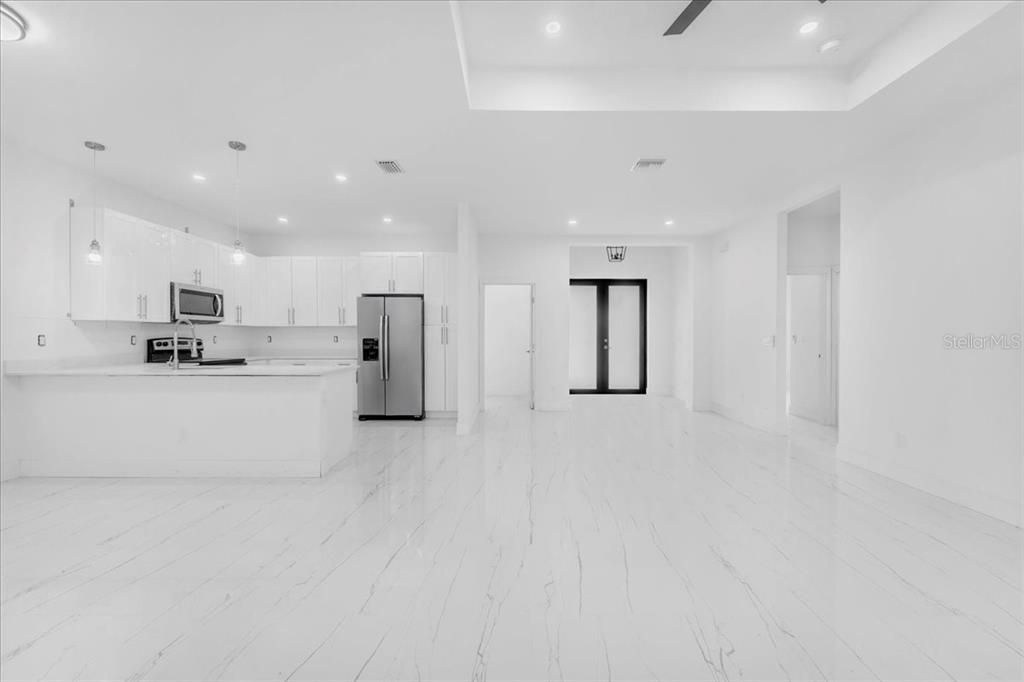 For Sale: $450,000 (3 beds, 2 baths, 1498 Square Feet)