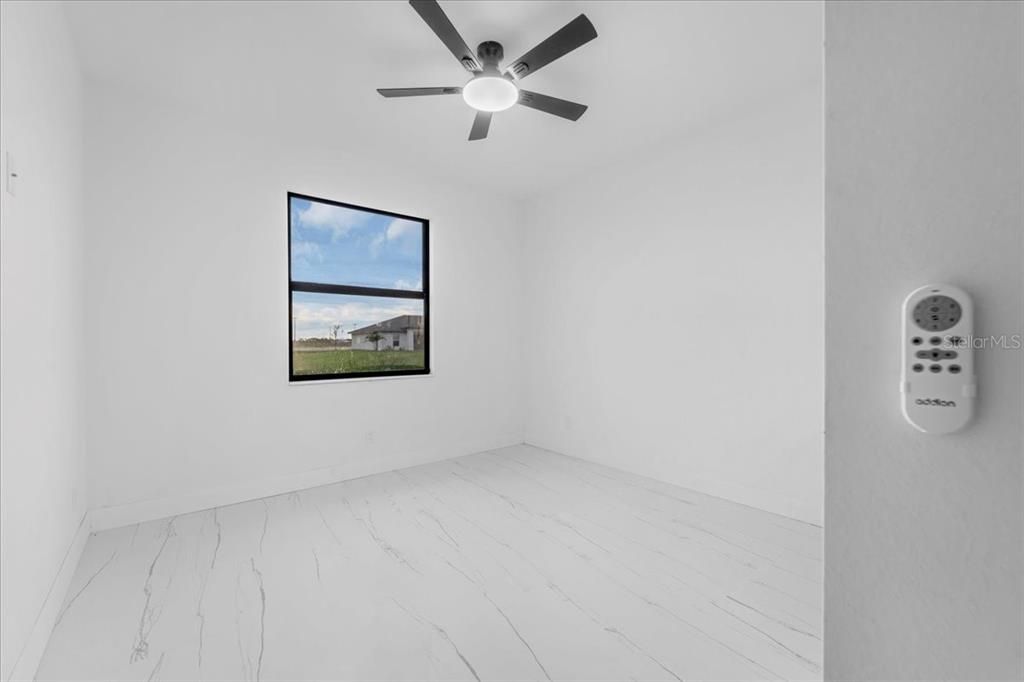 For Sale: $450,000 (3 beds, 2 baths, 1498 Square Feet)