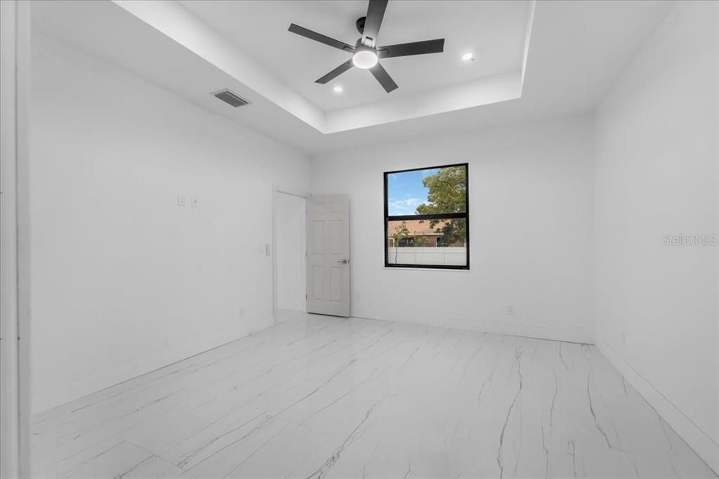 For Sale: $450,000 (3 beds, 2 baths, 1498 Square Feet)