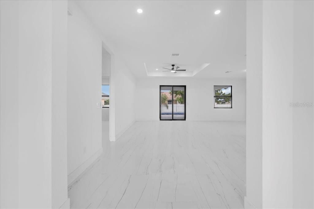 For Sale: $450,000 (3 beds, 2 baths, 1498 Square Feet)