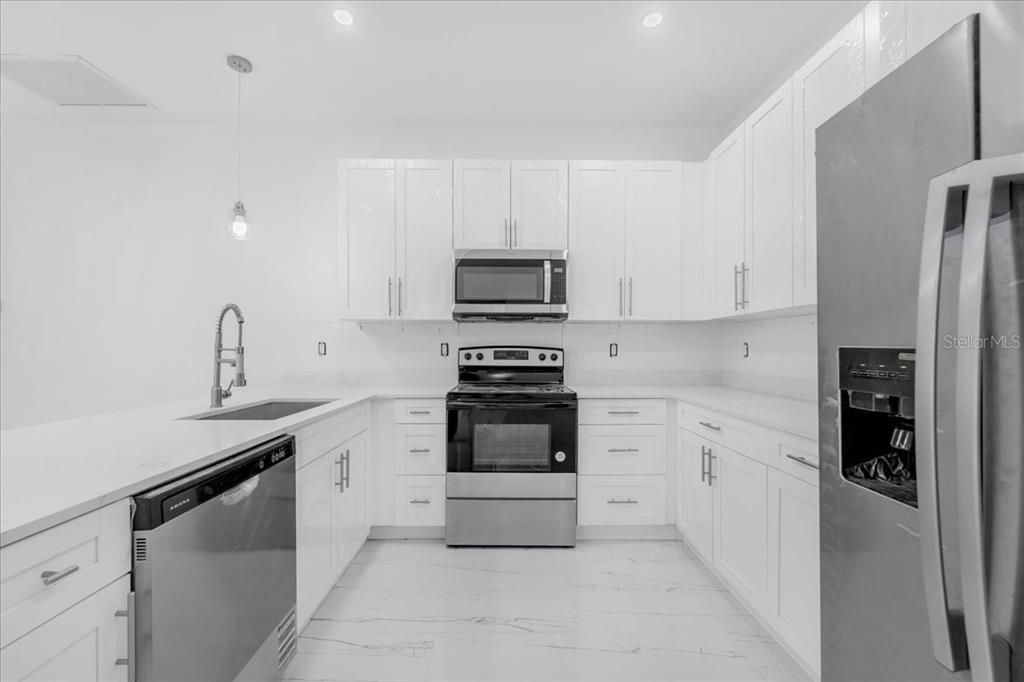 For Sale: $450,000 (3 beds, 2 baths, 1498 Square Feet)