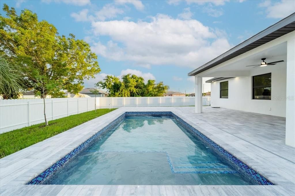 For Sale: $450,000 (3 beds, 2 baths, 1498 Square Feet)