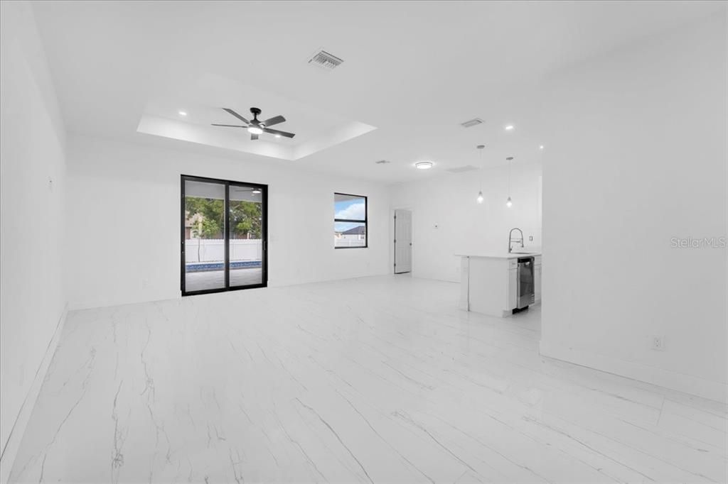 For Sale: $450,000 (3 beds, 2 baths, 1498 Square Feet)