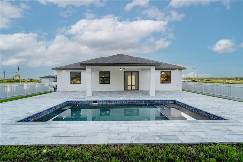 For Sale: $450,000 (3 beds, 2 baths, 1498 Square Feet)