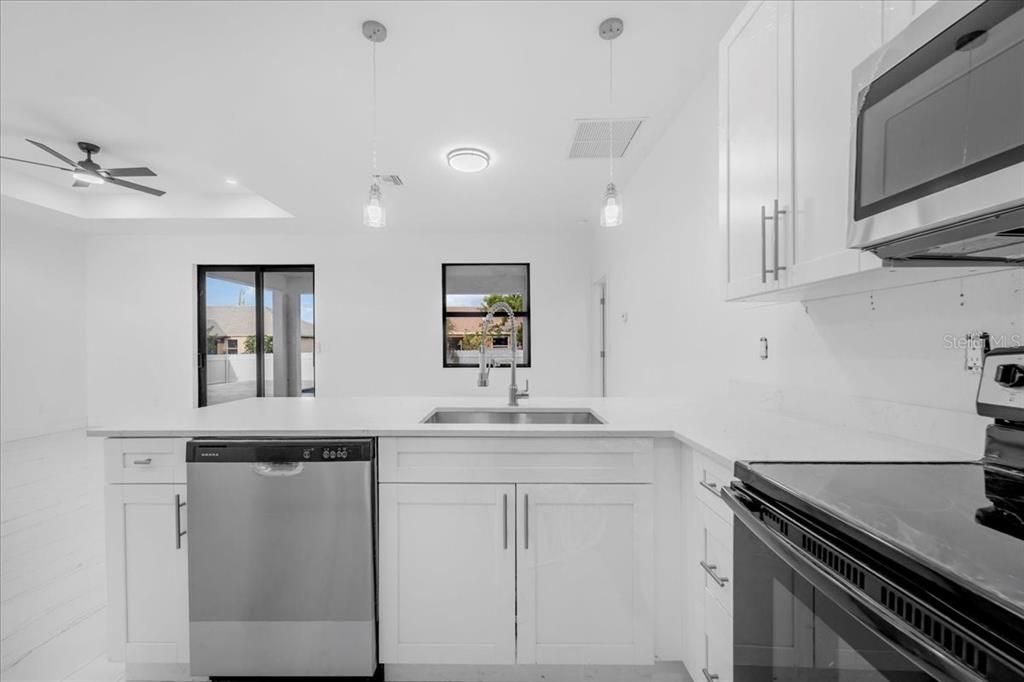 For Sale: $450,000 (3 beds, 2 baths, 1498 Square Feet)