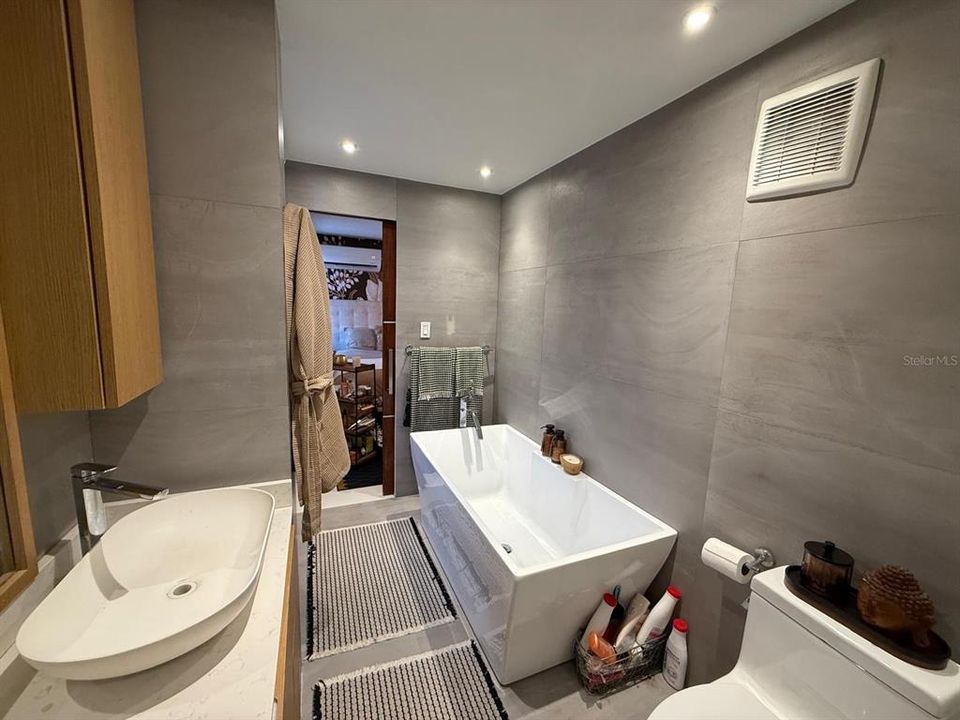 En Venta: $610,000 (4 camas, 3 baños, 1648 Pies cuadrados)