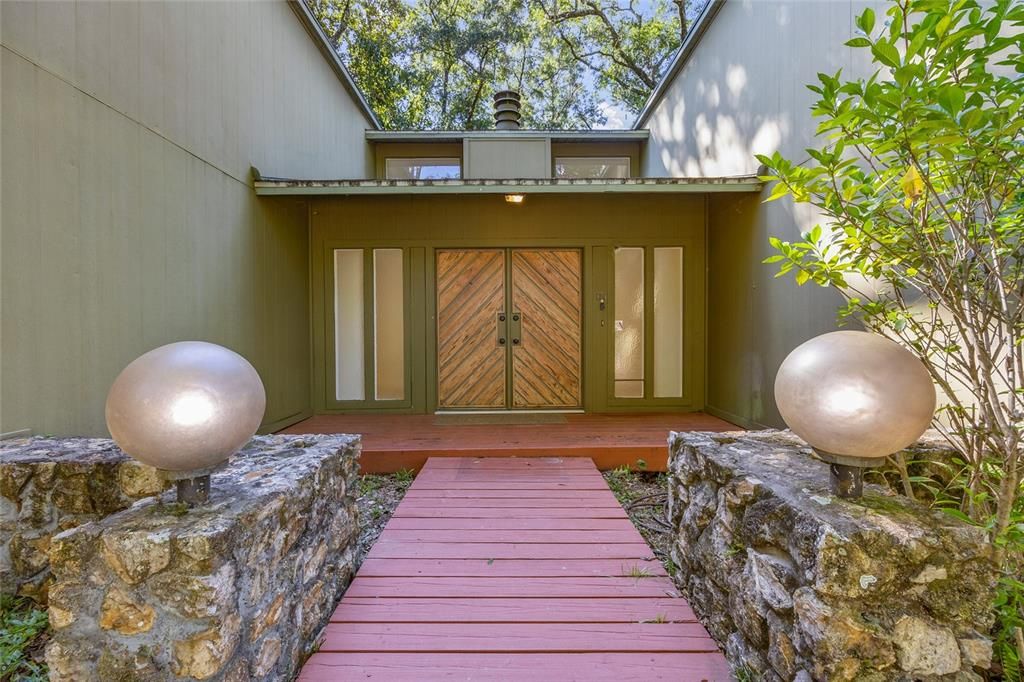 Active With Contract: $369,000 (3 beds, 2 baths, 1941 Square Feet)