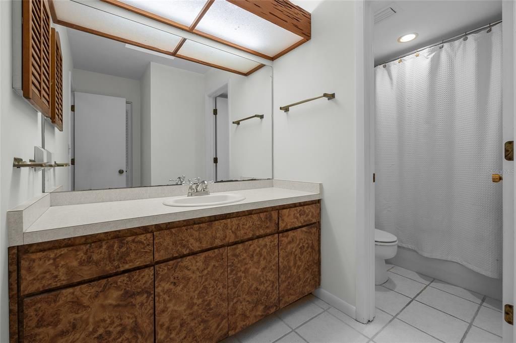 Active With Contract: $369,000 (3 beds, 2 baths, 1941 Square Feet)