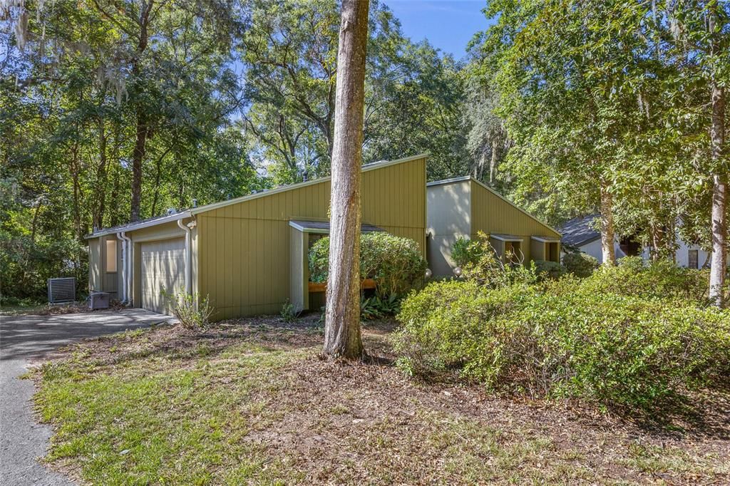 Active With Contract: $369,000 (3 beds, 2 baths, 1941 Square Feet)